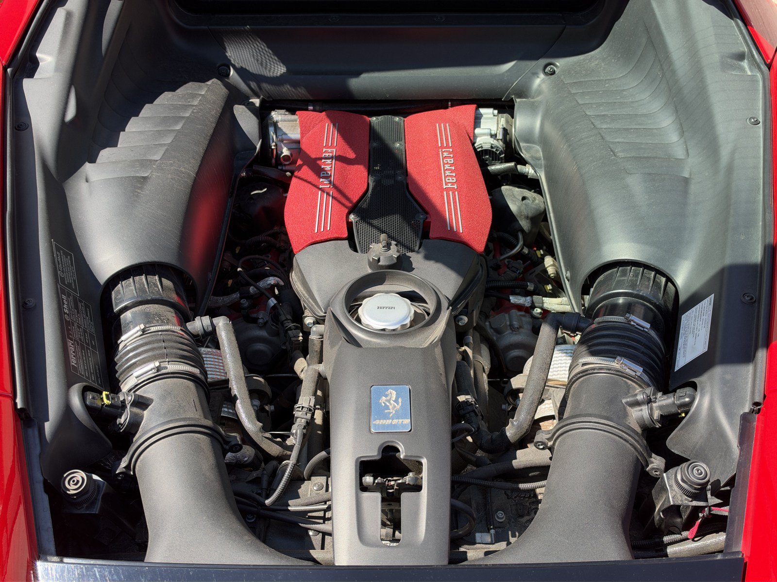 Used 2017 Ferrari 488 GTB RWD image 23