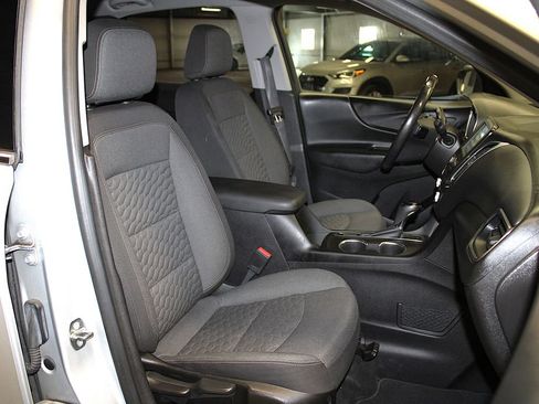 Used 2018 Chevrolet Equinox LT AWD/4WD image 29