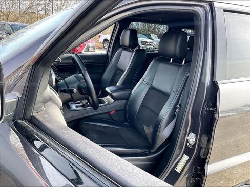 Used 2021 Jeep Grand Cherokee Laredo X image 9