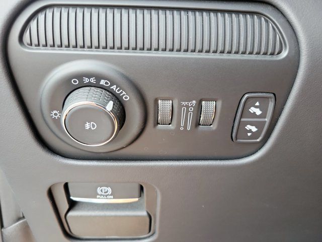 Used 2023 Jeep Grand Wagoneer L Series II AWD/4WD image 35