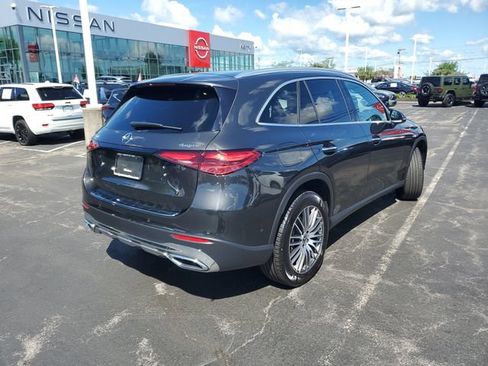 Used 2023 Mercedes-Benz GLC 300 4MATIC image 4