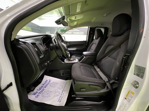 Used 2021 Chevrolet Colorado LT w/ Fleet Safety Package AWD/4WD image 18