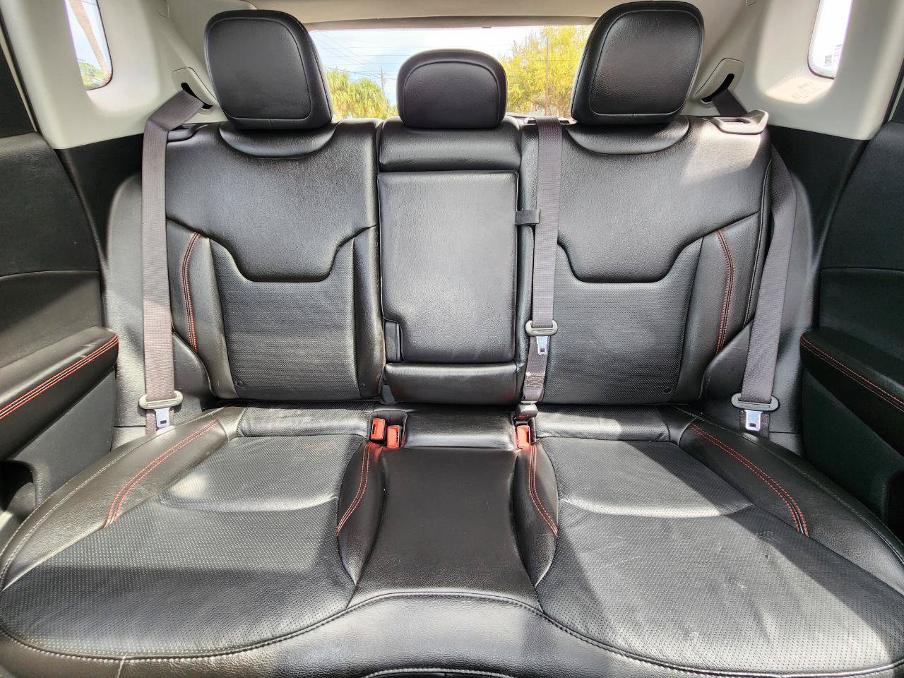 Used 2021 Jeep Compass Trailhawk w/ Sun and Sound Group AWD/4WD image 12
