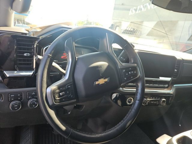 Used 2024 Chevrolet Silverado 1500 LT w/ Z71 Off-Road Package AWD/4WD image 11