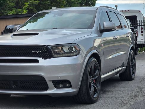 Used 2018 Dodge Durango SRT w/ Technology Group AWD/4WD image 3