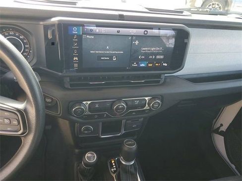 Used 2024 Jeep Gladiator Sport image 21