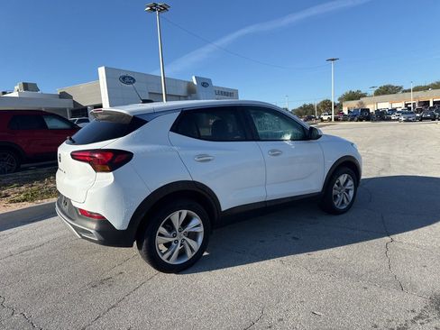 Used 2024 Buick Encore GX Preferred w/ Comfort Package image 2