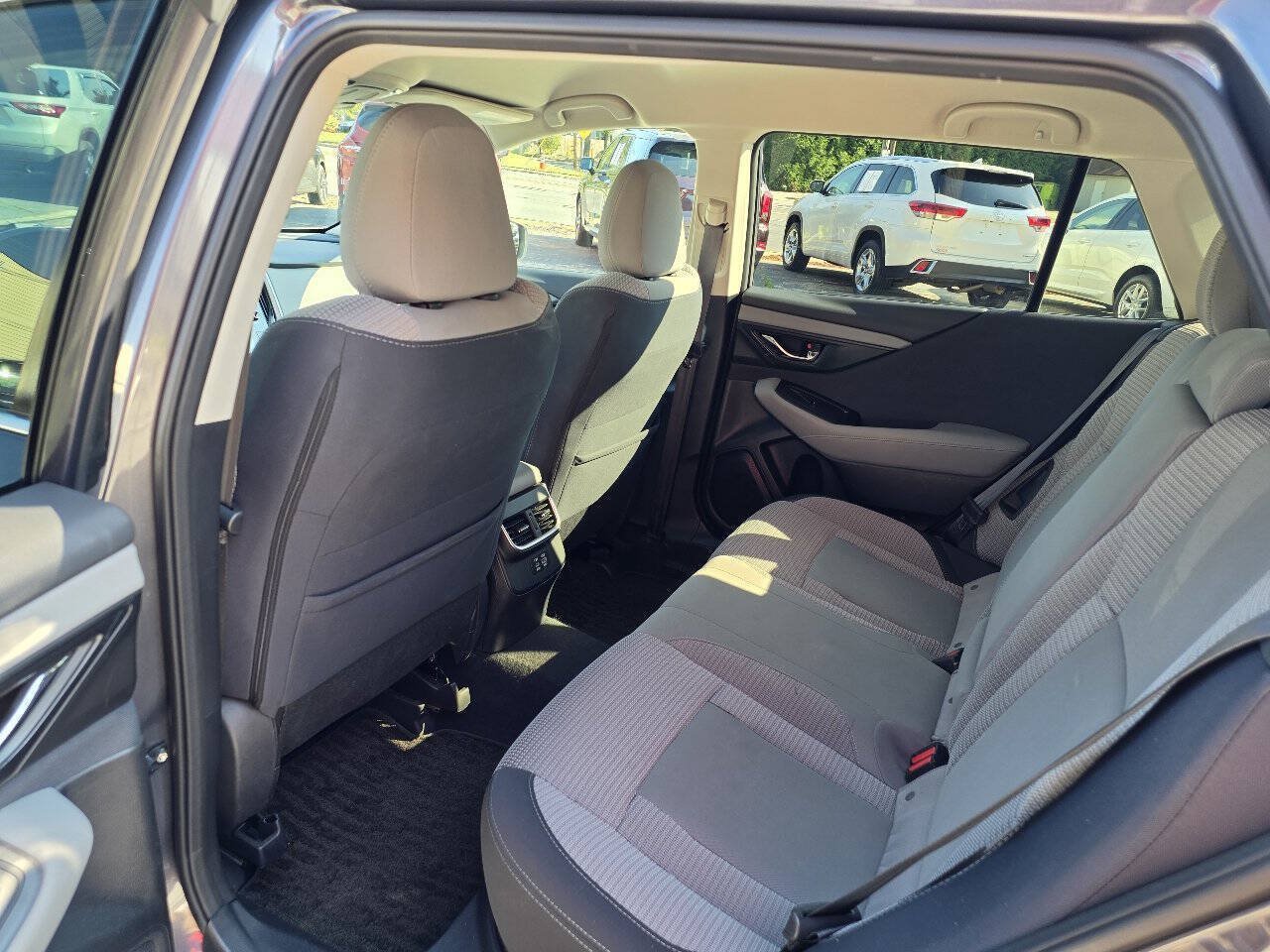 Used 2023 Subaru Outback Premium AWD/4WD image 11