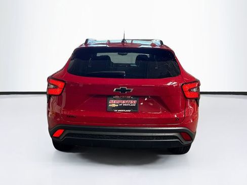 New 2026 Chevrolet Trax LT w/ Midnight Edition FWD image 7