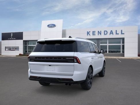 New 2026 Lincoln Navigator Reserve AWD/4WD image 8