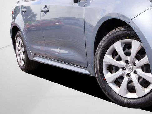 Certified 2025 Toyota Corolla LE FWD image 3