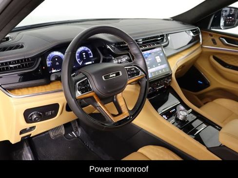 Used 2025 Jeep Grand Cherokee Summit AWD/4WD image 29