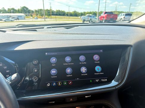 Used 2021 Buick Envision Essence w/ Technology Package I image 19