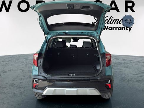 New 2026 Kia Seltos EX FWD image 18