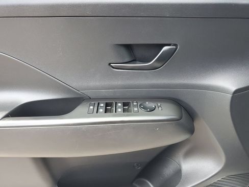 Used 2024 Hyundai Kona SEL FWD image 15