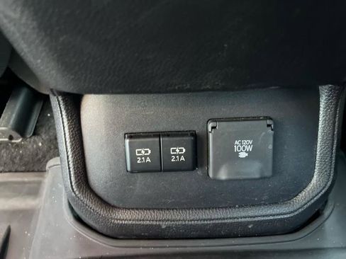 Used 2021 Toyota Highlander Limited image 31