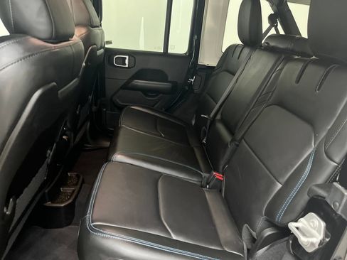 Used 2024 Jeep Wrangler Unlimited Rubicon 4xe AWD/4WD image 13
