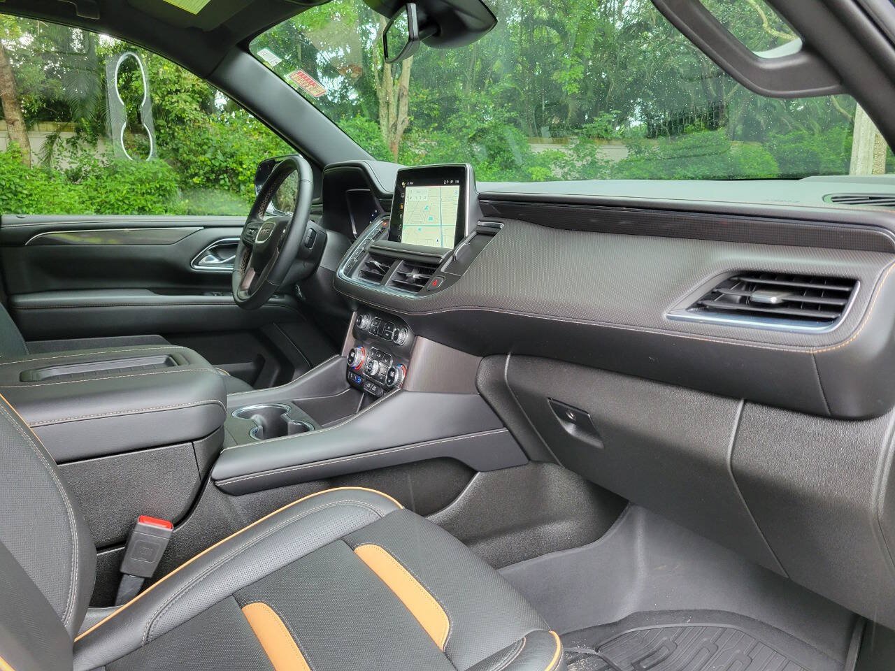 Used 2023 GMC Yukon XL AT4 AWD/4WD image 9