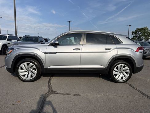 Used 2021 Volkswagen Atlas Cross Sport SE w/ Panoramic Sunroof Package AWD/4WD image 2