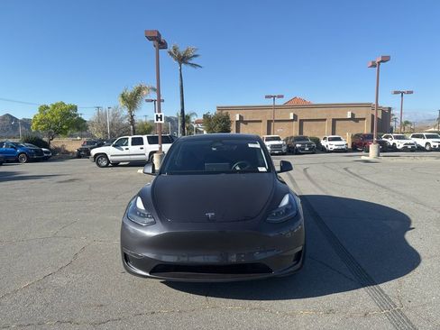 Used 2024 Tesla Model Y Long Range image 3