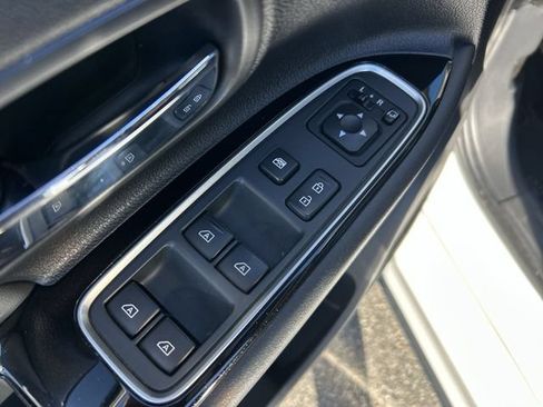 Used 2019 Mitsubishi Outlander SEL AWD/4WD image 16
