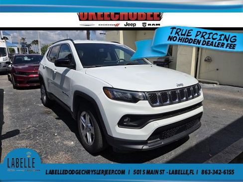 Used 2023 Jeep Compass Latitude AWD/4WD image 1