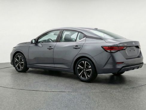 Used 2025 Nissan Sentra SV image 6