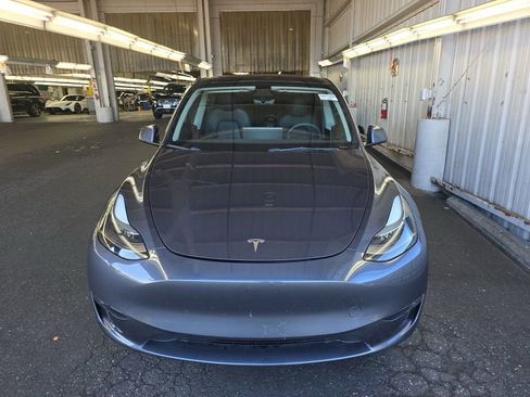 Used 2023 Tesla Model Y Long Range image 7