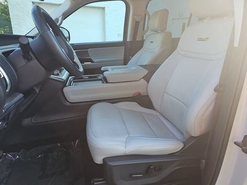 Used 2025 Ford Expedition Max Platinum w/ Driver's Package AWD/4WD image 15
