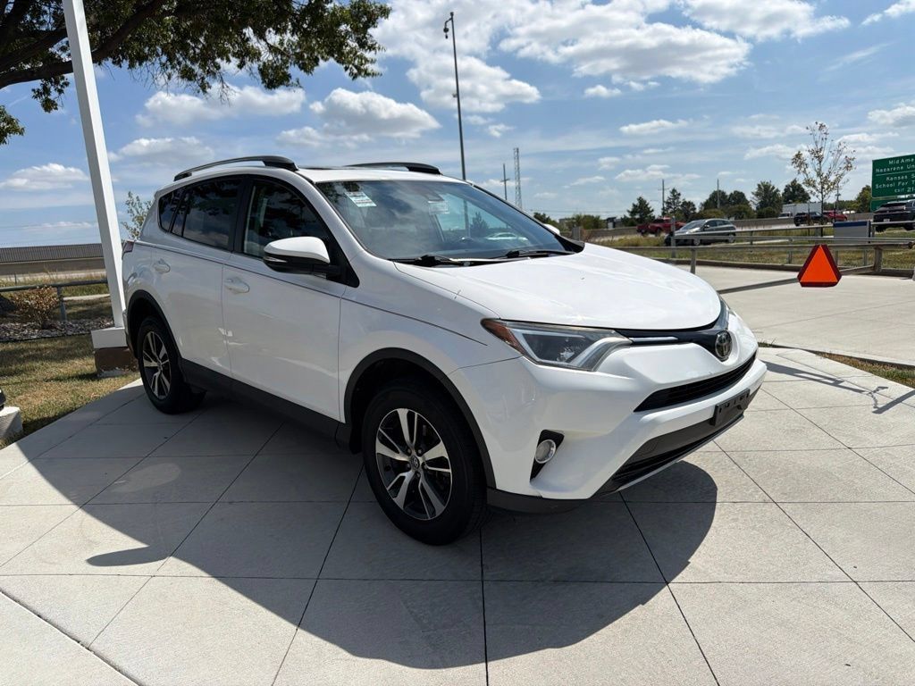 Used 2017 Toyota RAV4 XLE w/ Carpet Mat Package AWD/4WD image 7