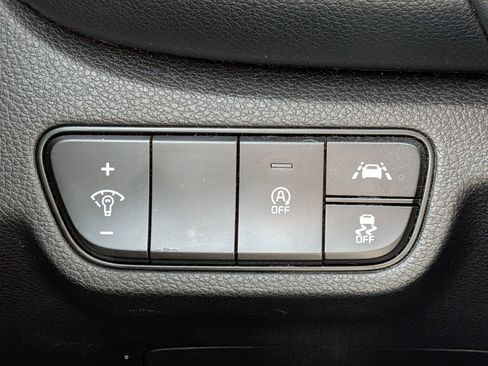 Used 2023 Kia Seltos SX image 18