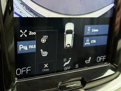 Used 2019 Volvo XC60 T6 Momentum w/ Premium Package image 23