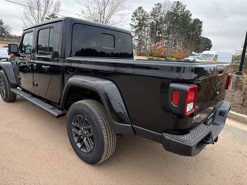 New 2026 Jeep Gladiator Sport AWD/4WD image 10