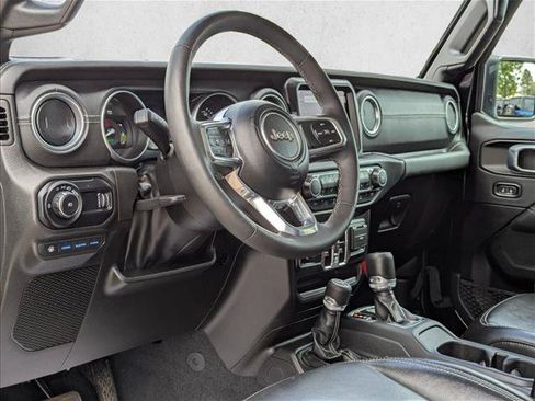 Used 2023 Jeep Wrangler Unlimited Sahara w/ Cold Weather Group AWD/4WD image 10