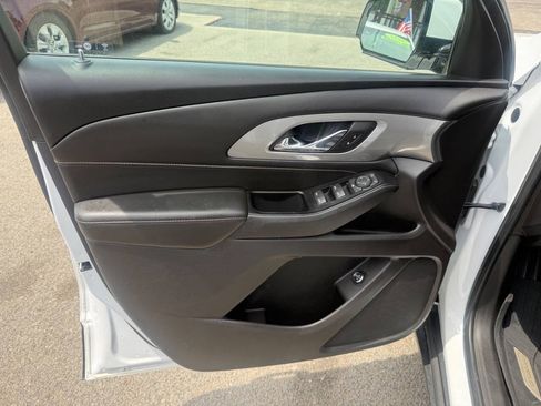 Used 2018 Chevrolet Traverse LT w/ LPO, Floor Liner Package AWD/4WD image 12