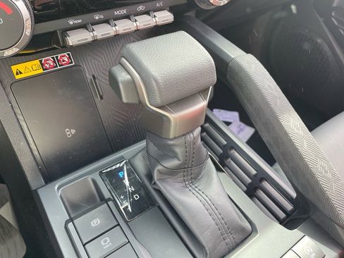 Used 2025 Toyota Tacoma SR5 image 5