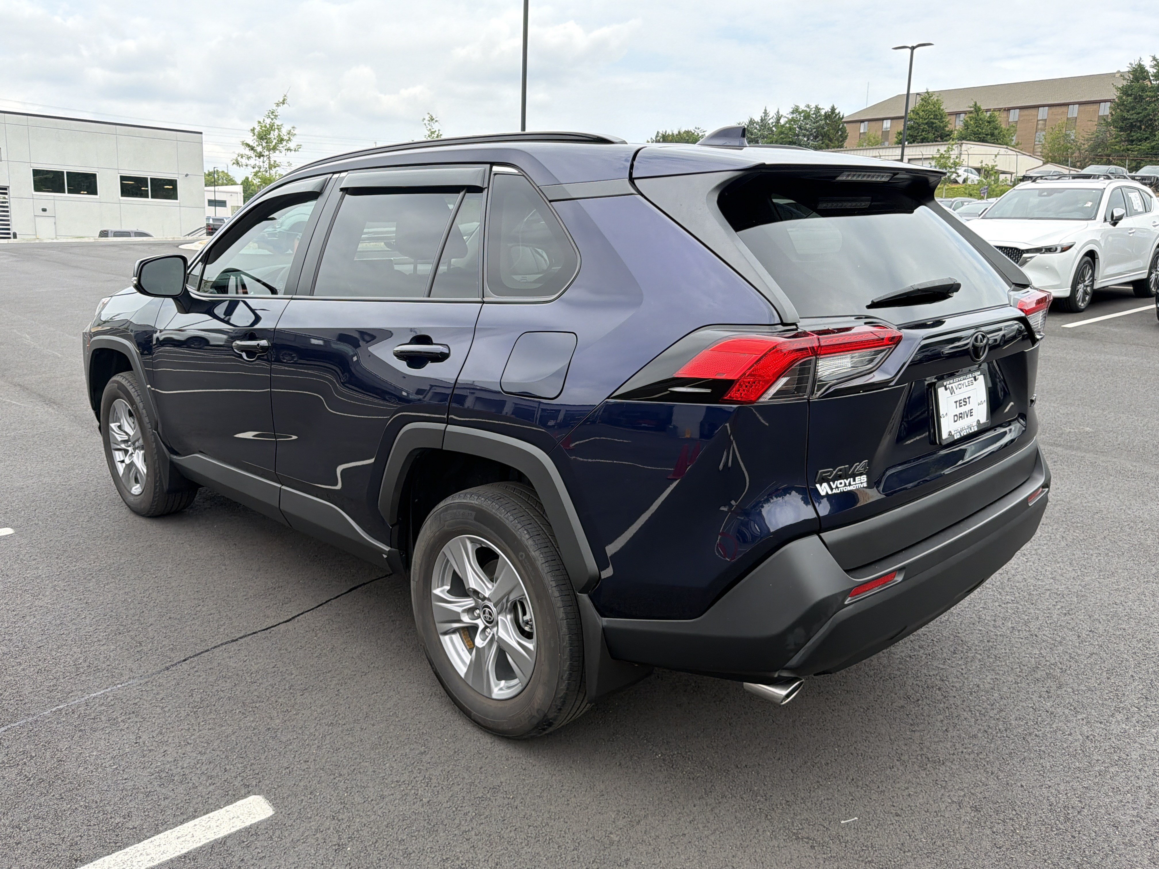 Used 2024 Toyota RAV4 XLE w/ Convenience Package FWD image 5