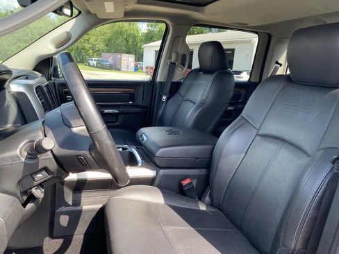 Used 2017 RAM 1500 Laramie w/ Convenience Group AWD/4WD image 13