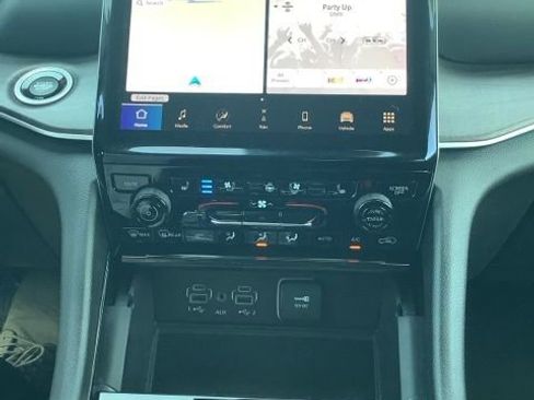 Certified 2023 Jeep Grand Cherokee Limited w/ Luxury Tech Group II AWD/4WD image 22