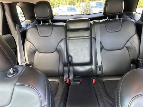 Used 2018 Jeep Cherokee Limited FWD image 21