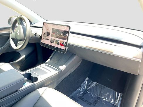 Used 2023 Tesla Model Y Long Range AWD/4WD image 27