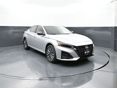 New 2026 Nissan Altima 2.5 SV AWD/4WD image 1