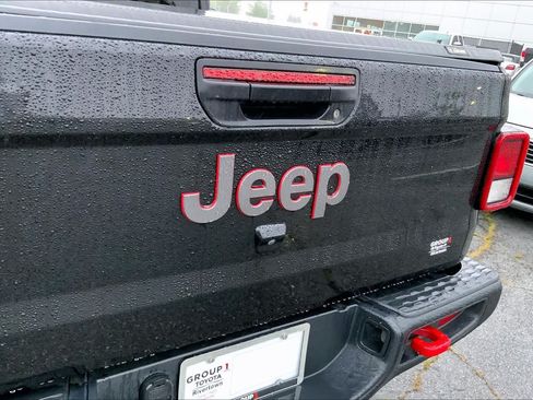Used 2023 Jeep Gladiator Rubicon w/ Cold Weather Group AWD/4WD image 30
