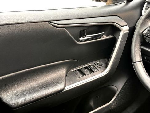 Used 2021 Toyota RAV4 XLE Premium FWD image 26