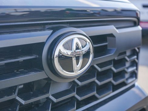 New 2025 Toyota Tacoma TRD Off-Road image 12