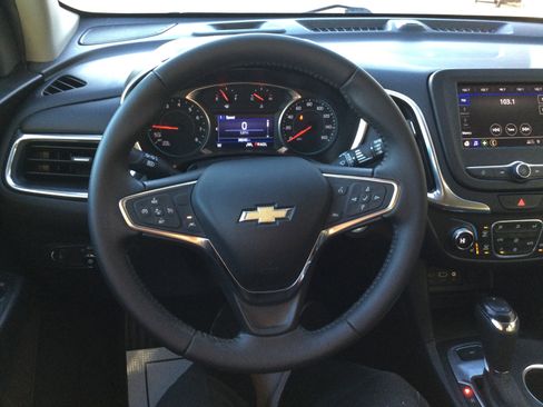 Used 2020 Chevrolet Equinox LT image 17