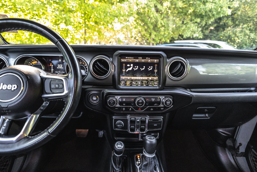 Used 2021 Jeep Wrangler Unlimited Sahara AWD/4WD image 23