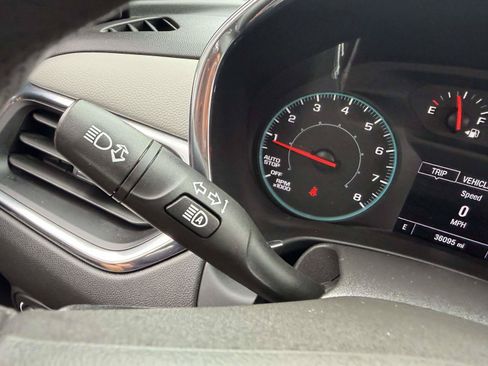 Used 2023 Chevrolet Equinox LS FWD image 30