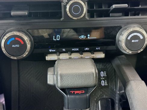 Used 2024 Toyota Tacoma TRD Off-Road image 16