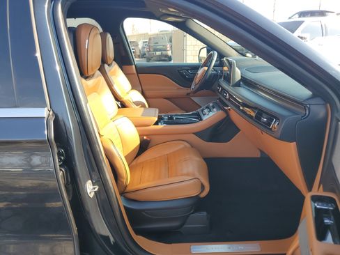 Certified 2023 Lincoln Aviator Black Label w/ Dynamic Handling Package image 9